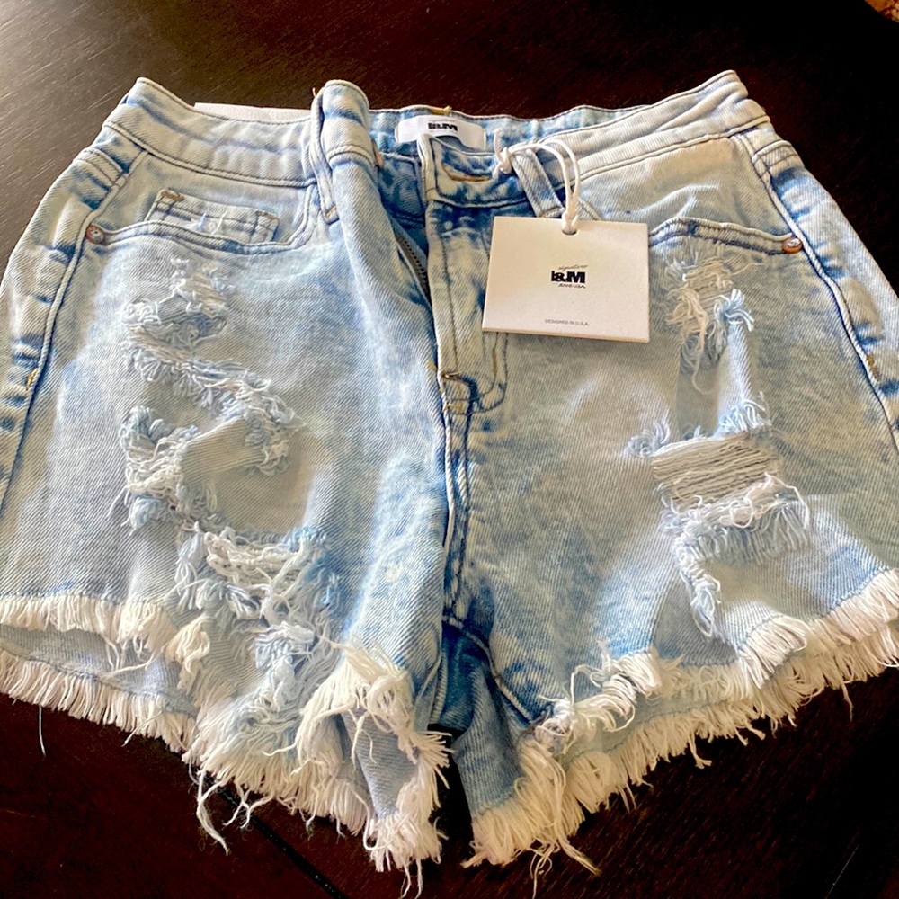 I&M Stretch Mom Shorts.